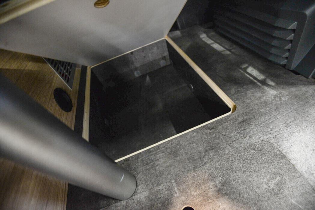 ROADCAR VAN R 600 2020