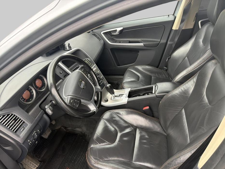 VOLVO XC60 2010