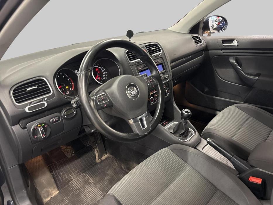 VOLKSWAGEN Golf 2010