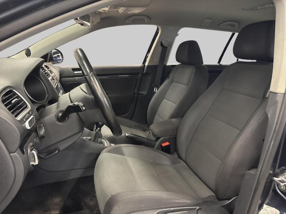 VOLKSWAGEN Golf 2010
