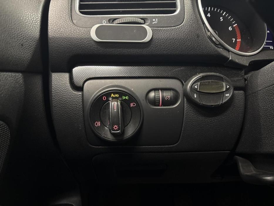 VOLKSWAGEN Golf 2010
