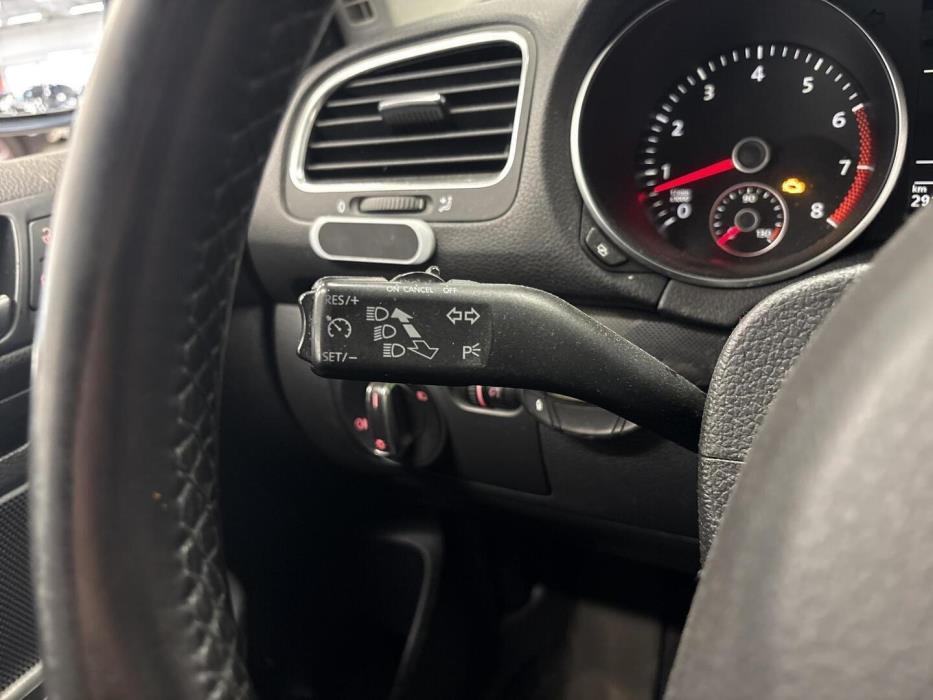 VOLKSWAGEN Golf 2010