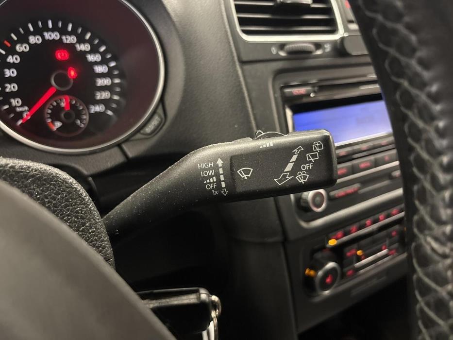 VOLKSWAGEN Golf 2010