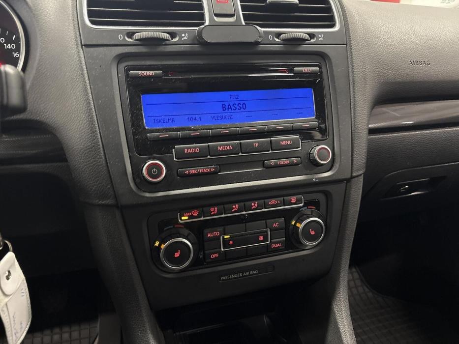 VOLKSWAGEN Golf 2010