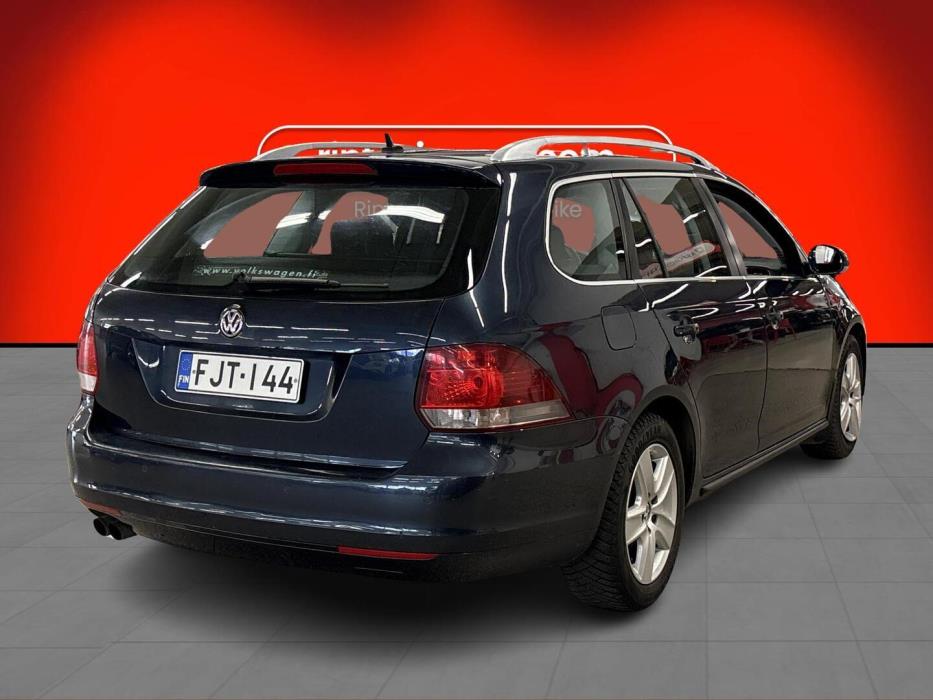 VOLKSWAGEN Golf 2010