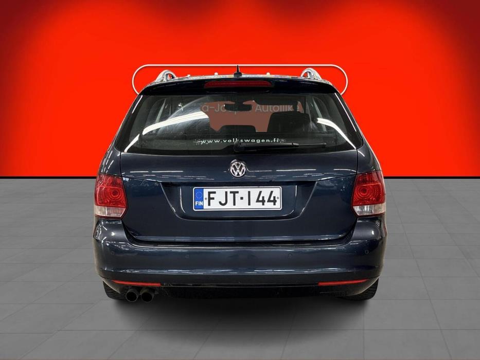 VOLKSWAGEN Golf 2010