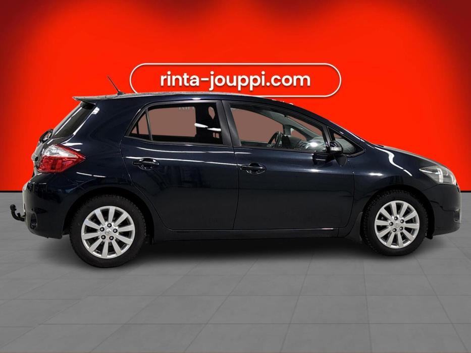 TOYOTA Auris 2012