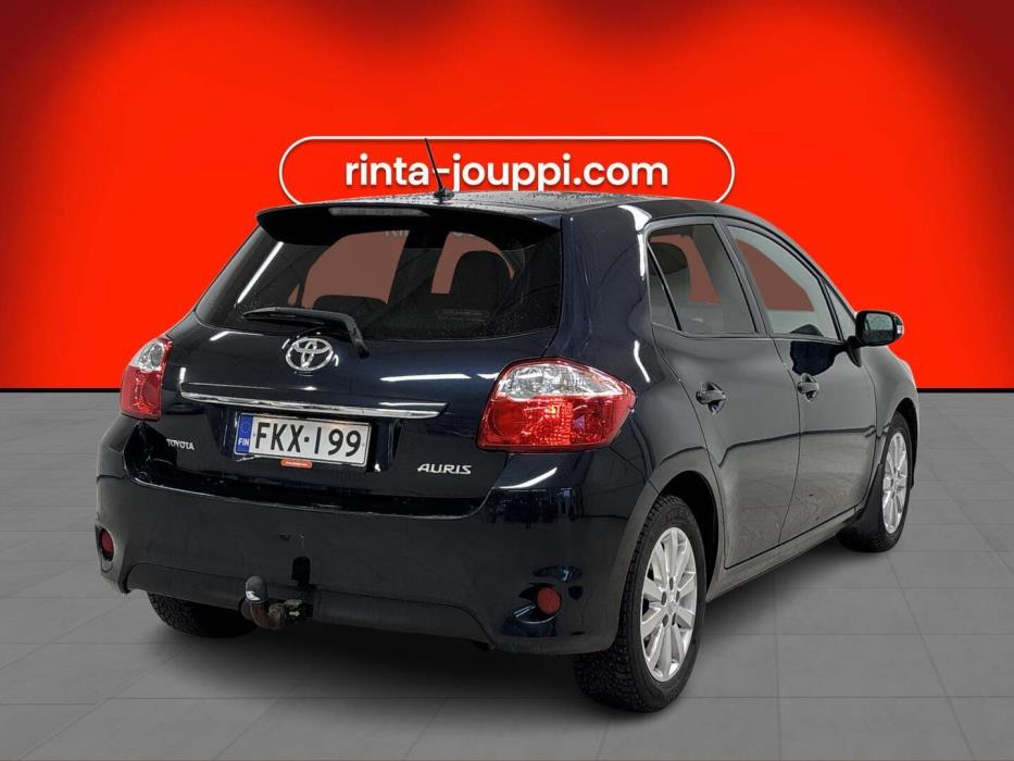 TOYOTA Auris 2012