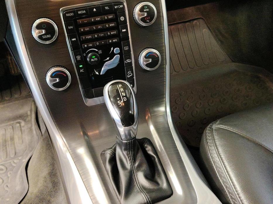 VOLVO XC70 2016