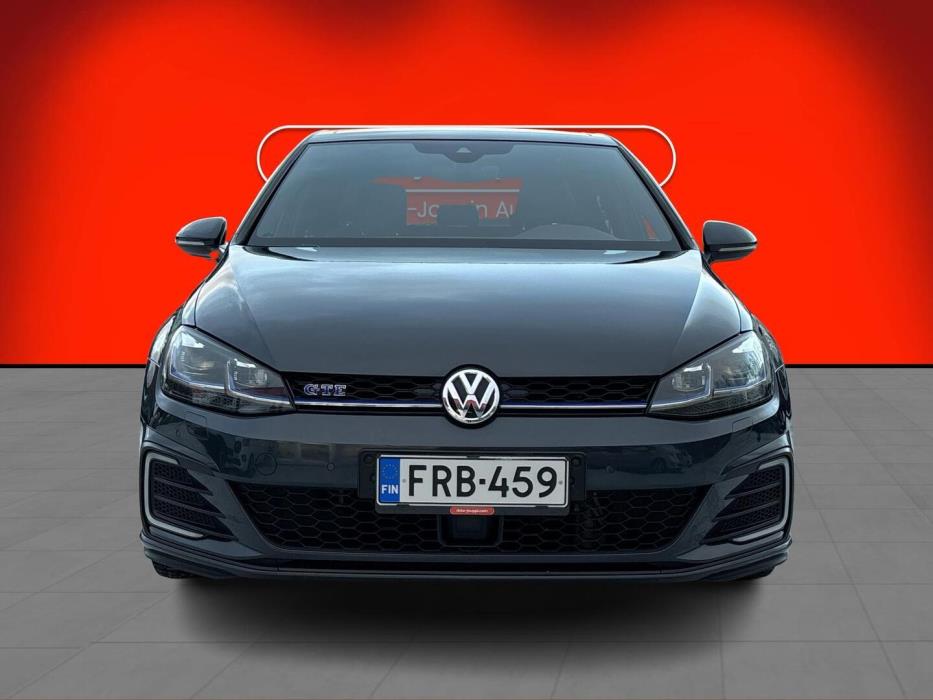 VOLKSWAGEN Golf 2017