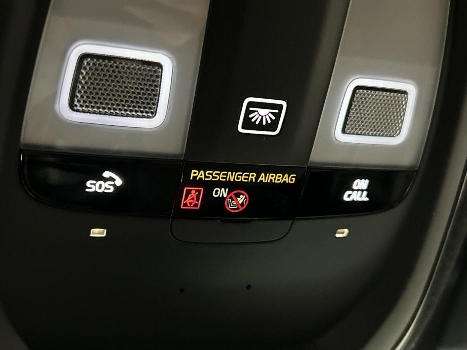 VOLVO C40 2022