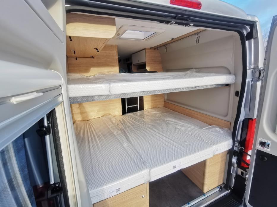 ROADCAR VAN R 601 2024