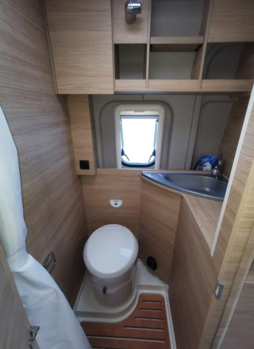 ROADCAR VAN R 601 2024