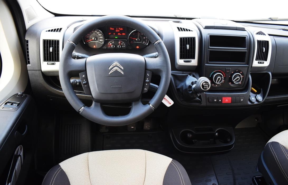 ROADCAR VAN R 601 2024