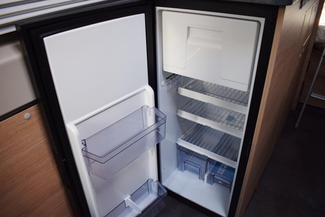 ROADCAR VAN R 601 2024