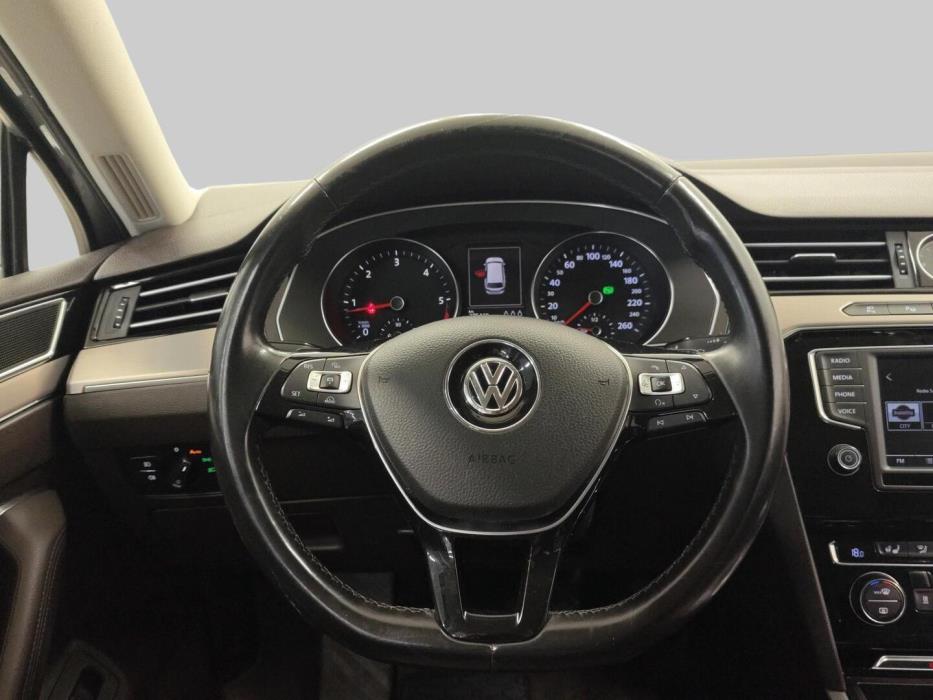 VOLKSWAGEN Passat 2015