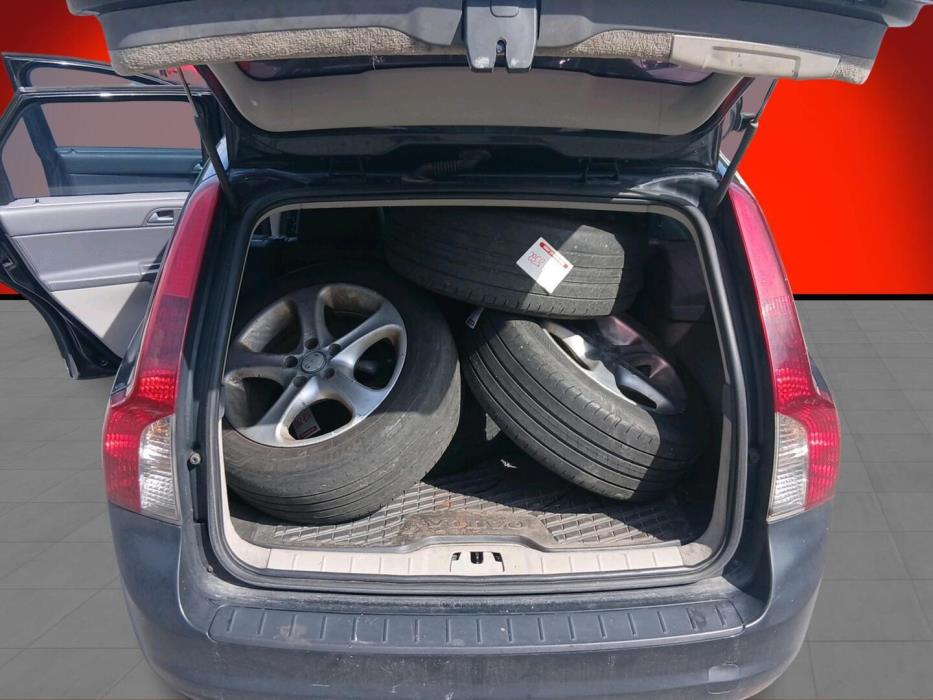 VOLVO V50 2009