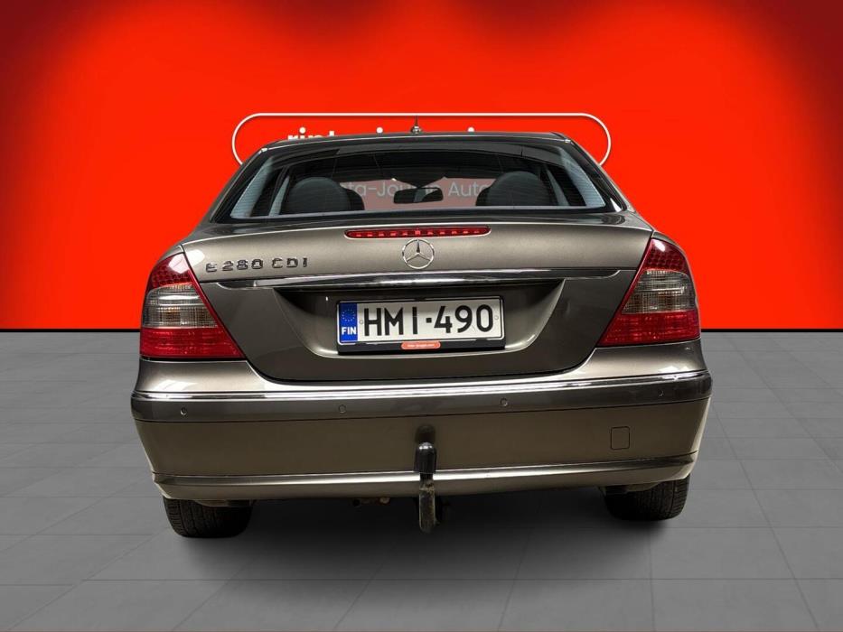 MERCEDES-BENZ E 2007