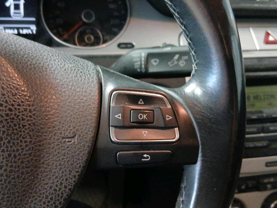 VOLKSWAGEN Passat 2009