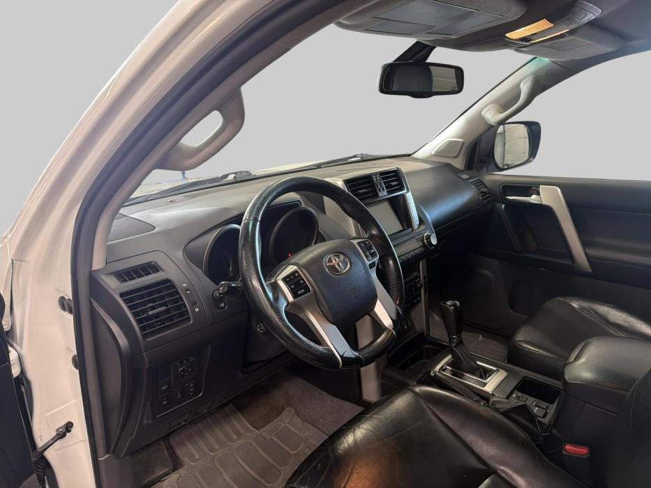 TOYOTA Land Cruiser 2010