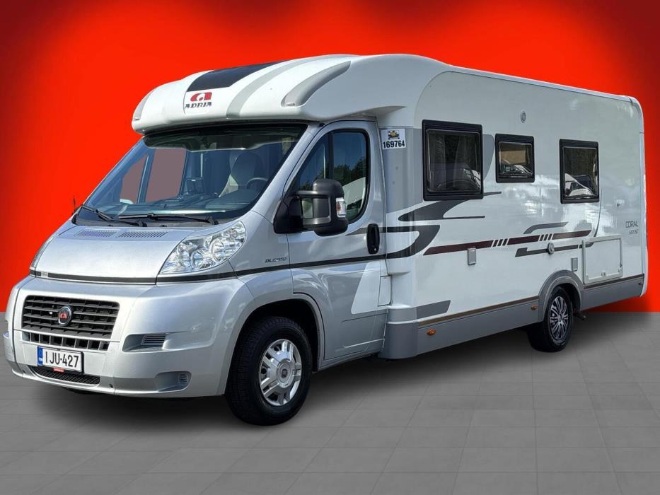 ADRIA CORAL S 670 SLT 2011