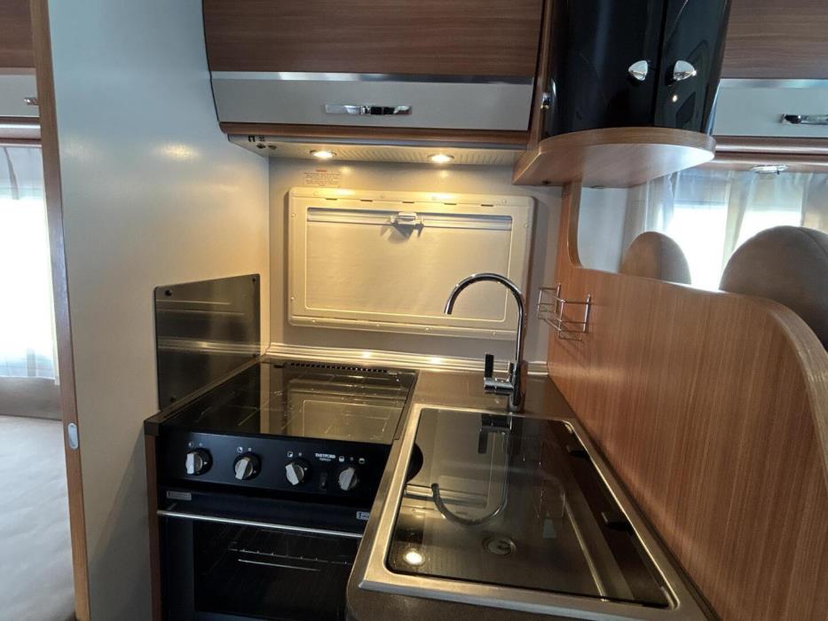 ADRIA CORAL S 670 SLT 2011