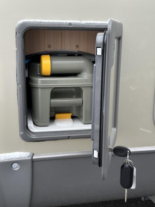 BÜRSTNER Nexxo T 715G 2013