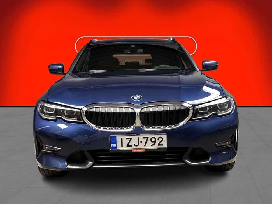 BMW 330 2021