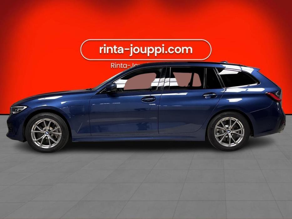 BMW 330 2021