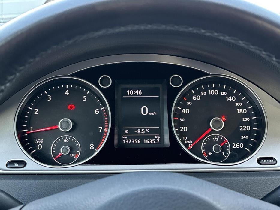 VOLKSWAGEN Passat 2012