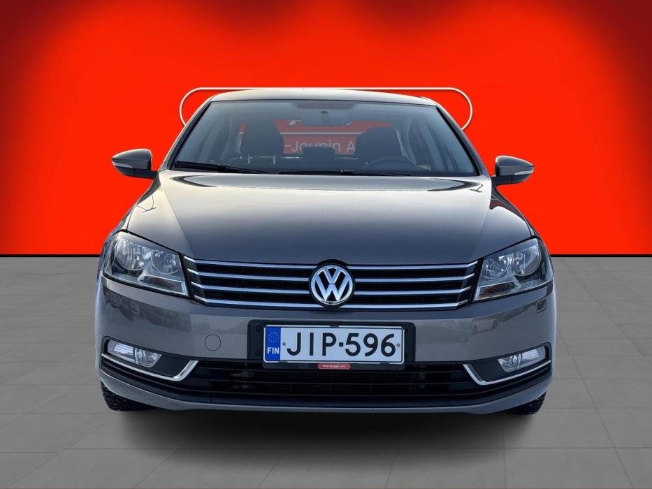 VOLKSWAGEN Passat 2012