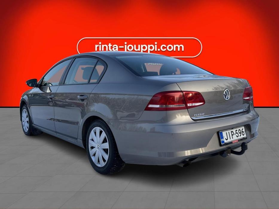 VOLKSWAGEN Passat 2012