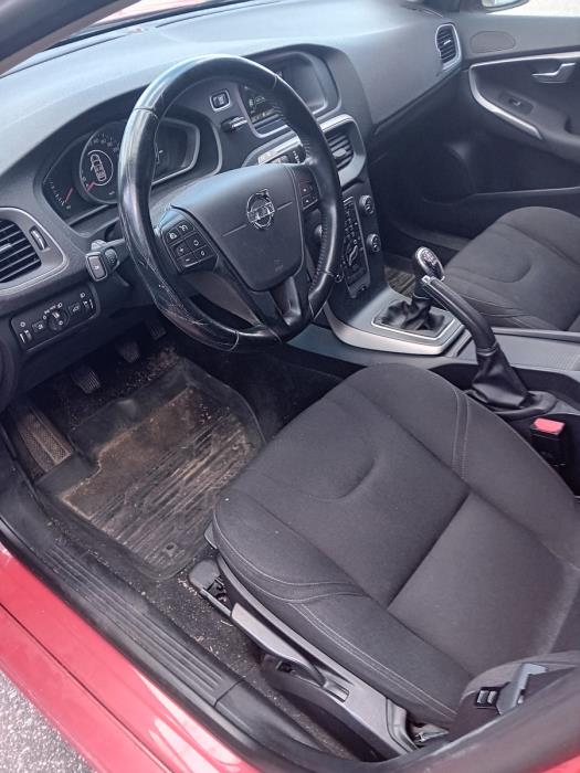VOLVO V40 2012