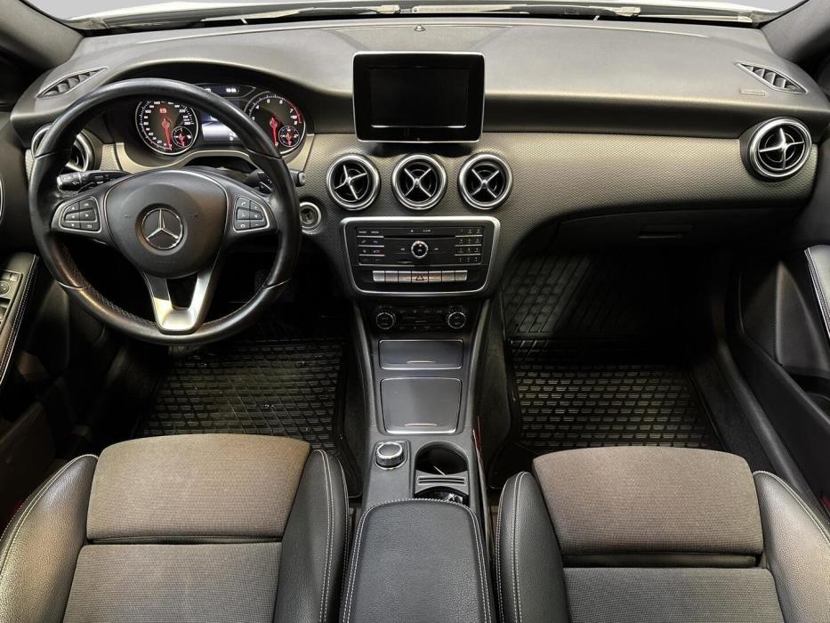 MERCEDES-BENZ A 2016