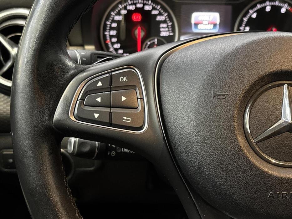 MERCEDES-BENZ A 2016