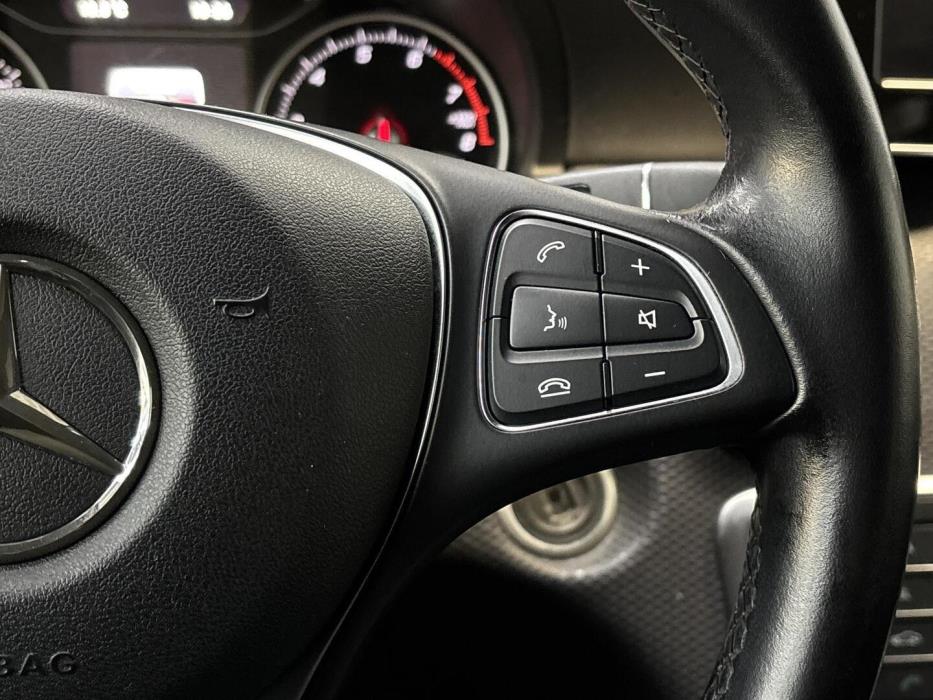 MERCEDES-BENZ A 2016