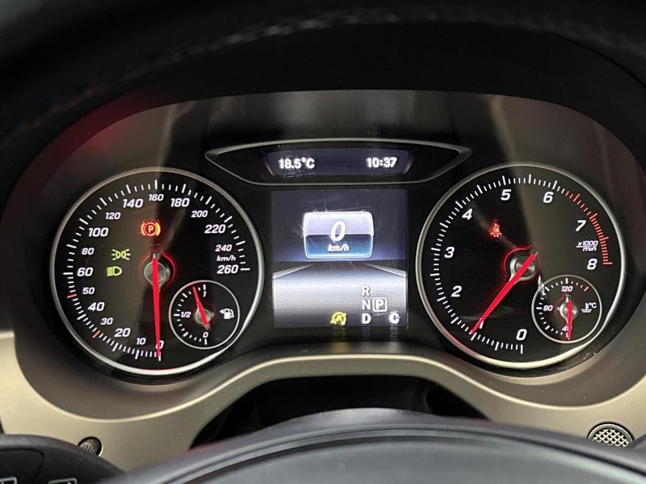 MERCEDES-BENZ A 2016