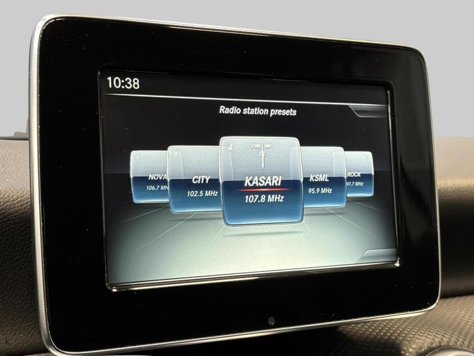 MERCEDES-BENZ A 2016