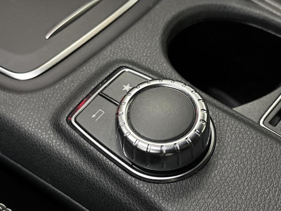 MERCEDES-BENZ A 2016