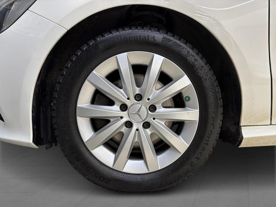 MERCEDES-BENZ A 2016