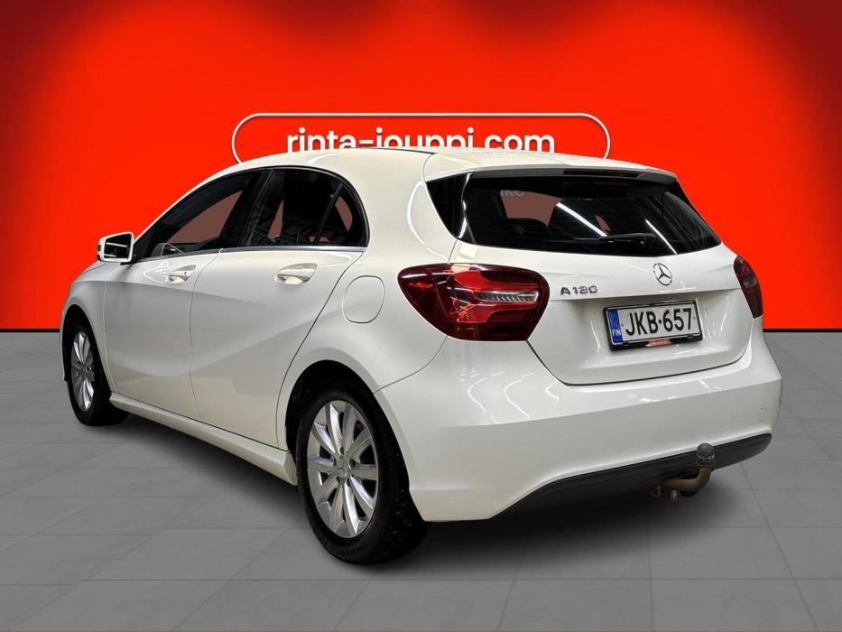 MERCEDES-BENZ A 2016