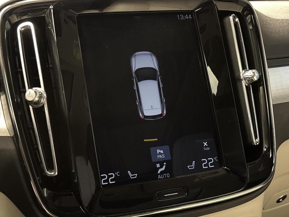 VOLVO XC40 2018