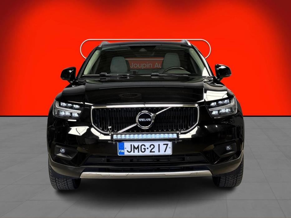 VOLVO XC40 2018