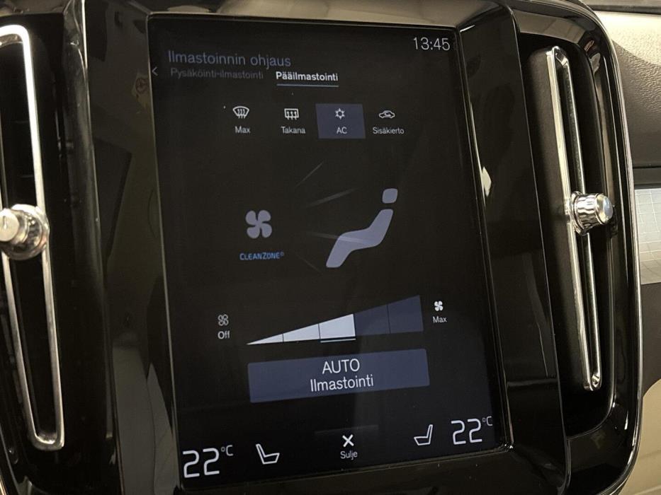 VOLVO XC40 2018