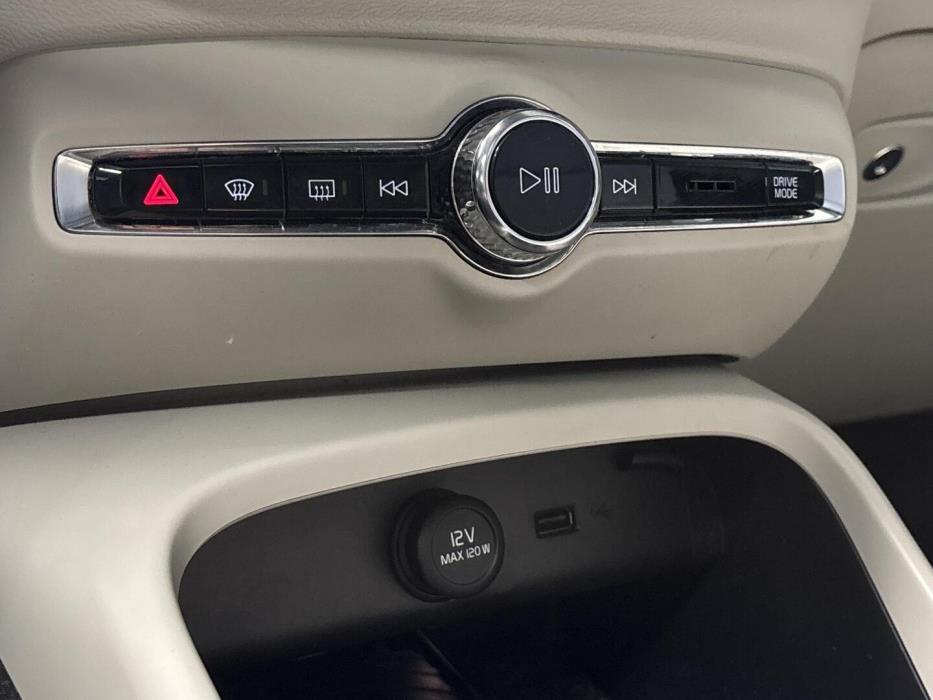 VOLVO XC40 2018