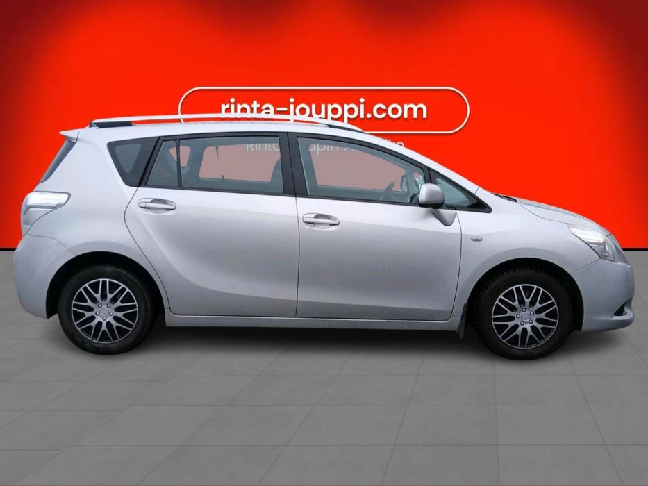 TOYOTA Verso 2010