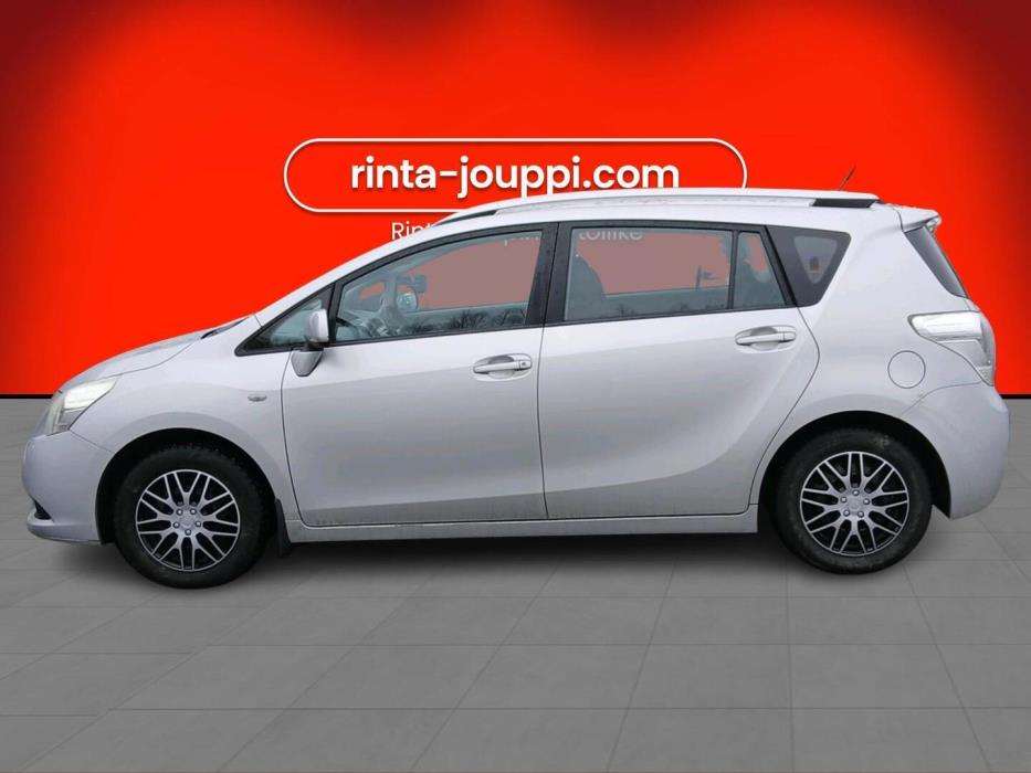 TOYOTA Verso 2010