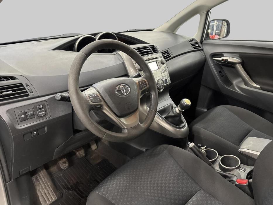 TOYOTA Verso 2010