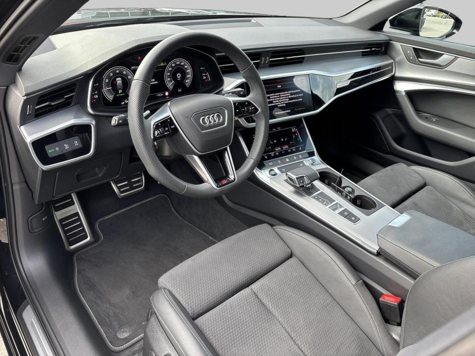 AUDI A6 2024