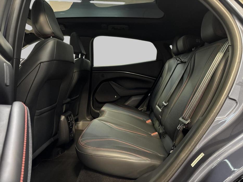 FORD MUSTANG MACH-E 2021